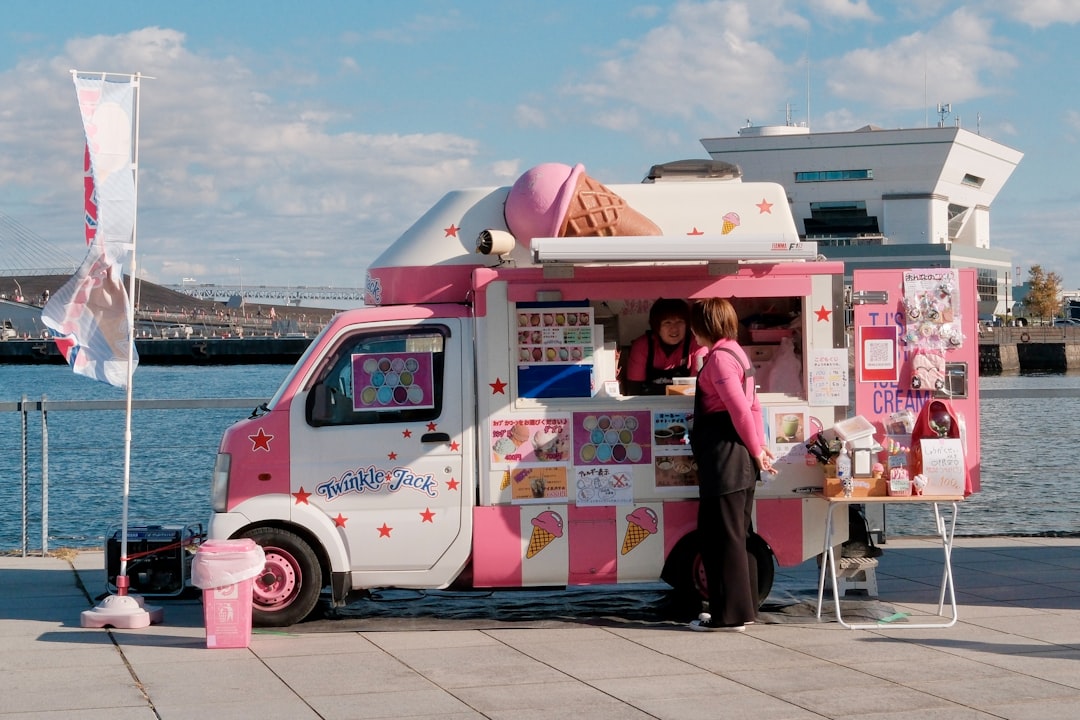 WowWow Dessert food truck